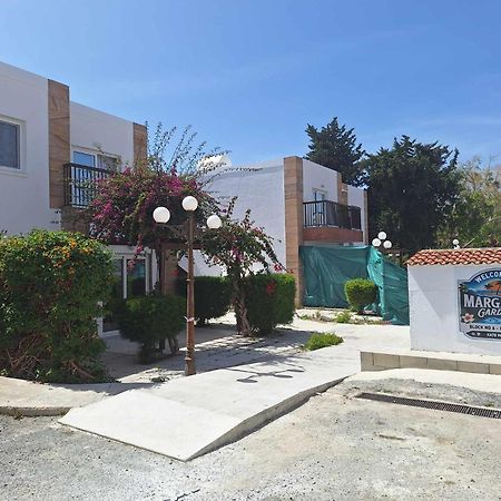 Stylish Apt Kato Paphos Close To Beach & Vibrant Harbor Life Exterior photo