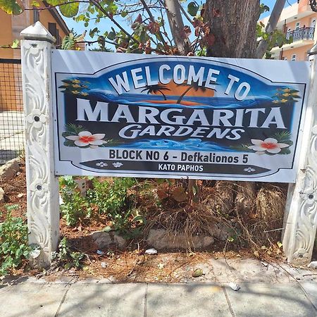 Stylish Apt Kato Paphos Close To Beach & Vibrant Harbor Life Exterior photo