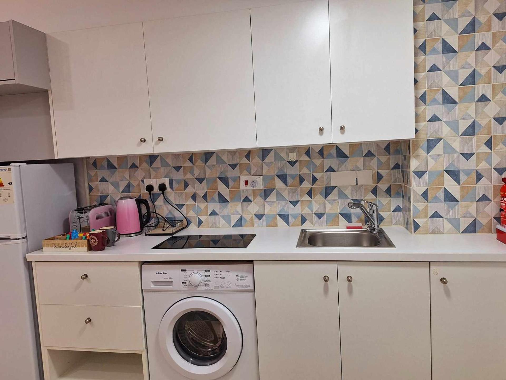 Stylish Apt Kato Paphos Close To Beach & Vibrant Harbor Life Exterior photo